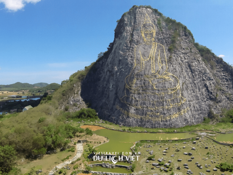Núi Phật Vàng – điểm đến linh thiêng tại Pattaya